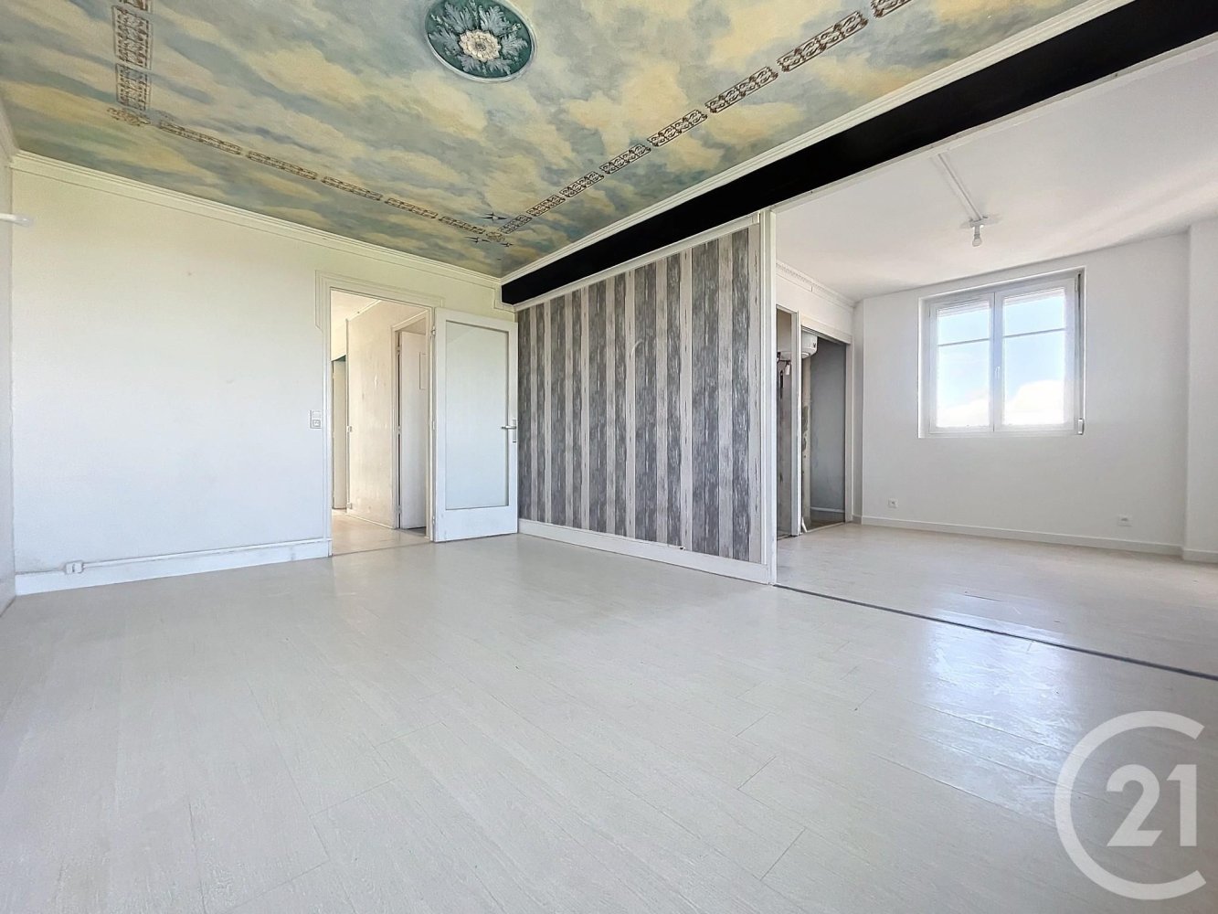 2 bedrooms Apartment in Troyes, France No. 67286