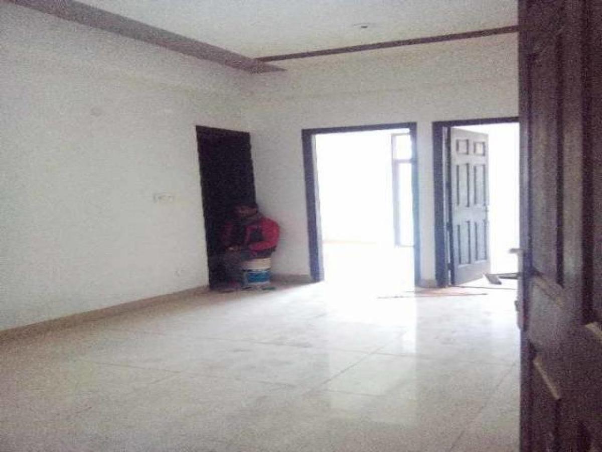 2 bedrooms House in Ghaziabad, India No. 60250