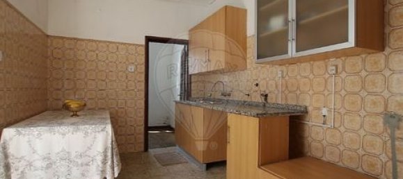 Вилла с 3 спальнями в Гимарайнш, Португалия № 190063 9