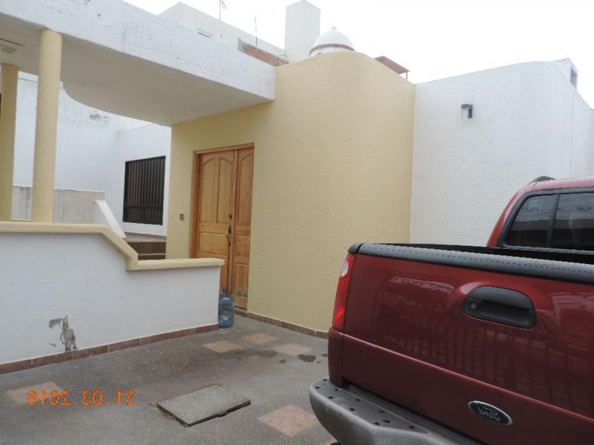 3 bedrooms House in San Luis Potosi, Mexico No. 175096