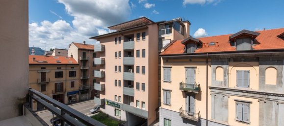 Квартира с 3 комнатами в Варесе, Италия № 334207 6