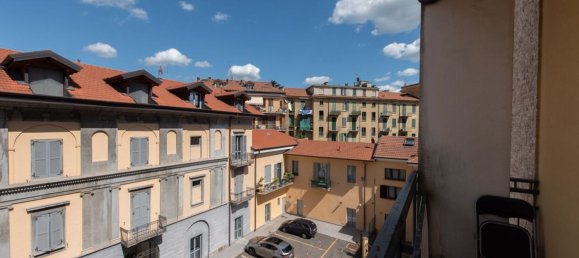 Квартира с 3 комнатами в Варесе, Италия № 334207 9