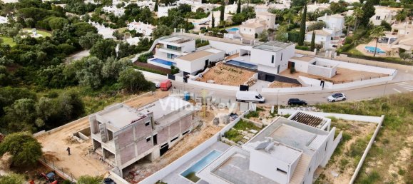 Casa de 4 dormitorios en Lagoa, Portugal No. 28481 24