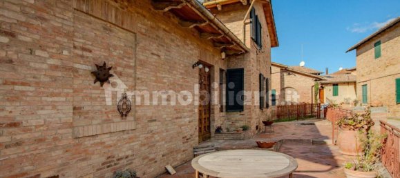 3 bedrooms Villa in Siena, Italy No. 324466 8