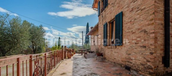 3 bedrooms Villa in Siena, Italy No. 324466 2