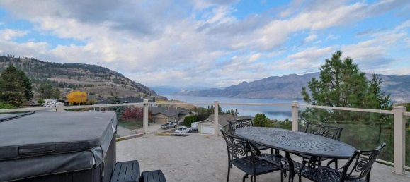 4 bedrooms House in British Columbia, Canada No. 1079 4