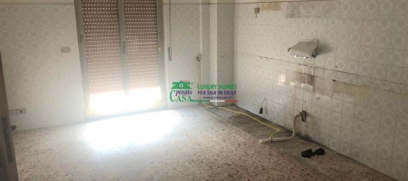 6 rooms Apartment in Ragusa, Italy No. 66881 7