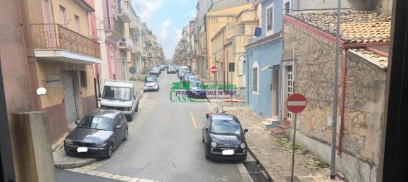 6 rooms Apartment in Ragusa, Italy No. 66881 2