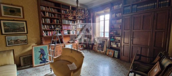 9 rooms House in Lucca, Italy No. 30867 7