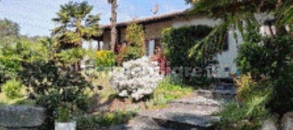 1 bedroom Apartment in Mercallo, Italy No. 14402 5