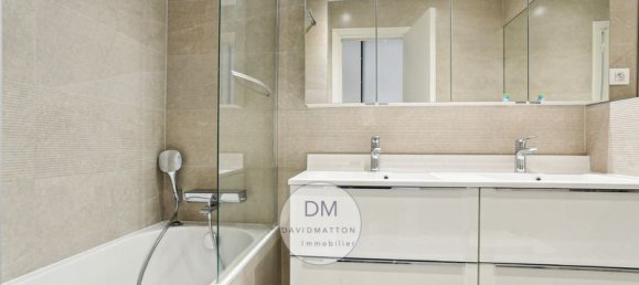 3 bedrooms Apartment in Paris, France No. 171980 10