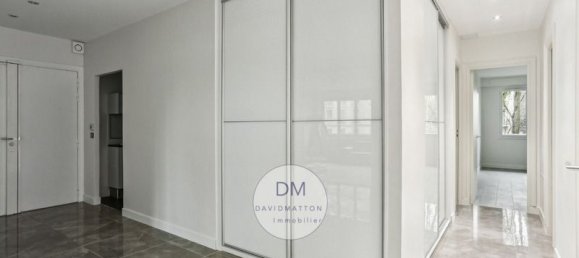 3 bedrooms Apartment in Paris, France No. 171980 4