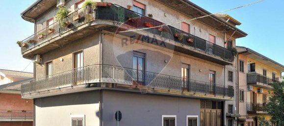 4 bedrooms Apartment in Belpasso, Italy No. 138565 5