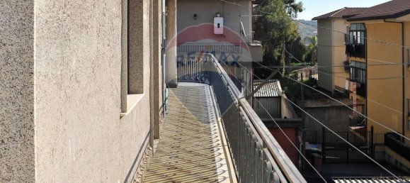 4 bedrooms Apartment in Belpasso, Italy No. 138565 2