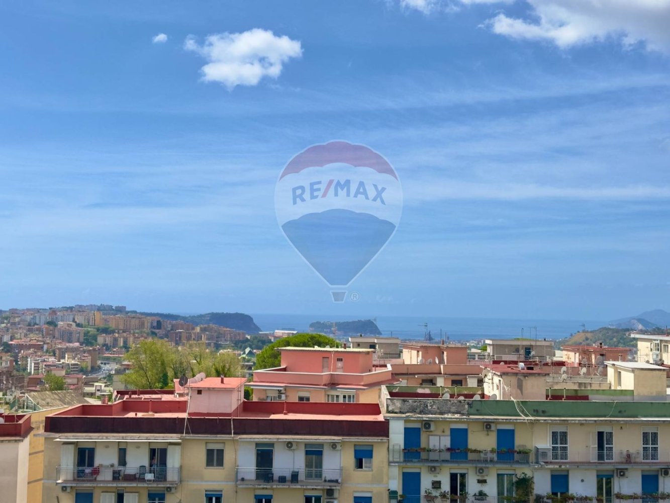 Apartamento de 7 dormitorios en Naples, Italy No. 382008