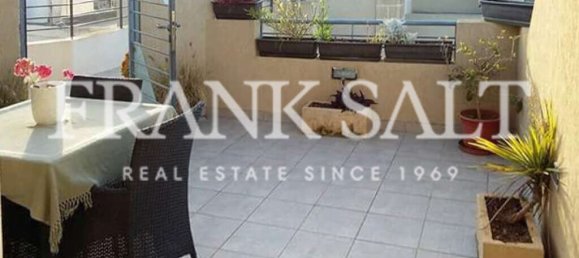 2 bedrooms Penthouse in Naxxar, Malta No. 3996 17