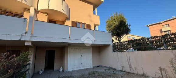 4 rooms House in Novara, Italy No. 66072 40