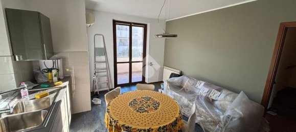 4 rooms House in Novara, Italy No. 66072 3