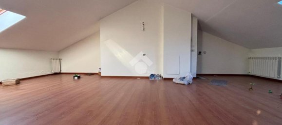 4 rooms House in Novara, Italy No. 66072 25