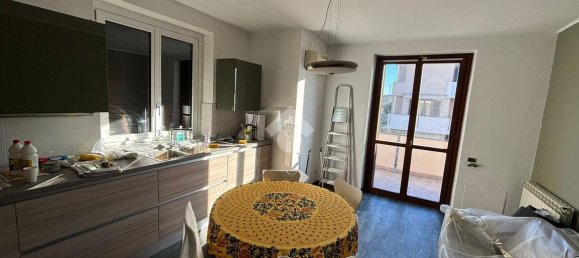 4 rooms House in Novara, Italy No. 66072 9
