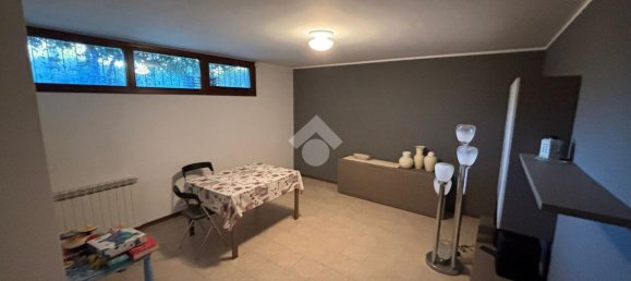 4 rooms House in Novara, Italy No. 66072 39