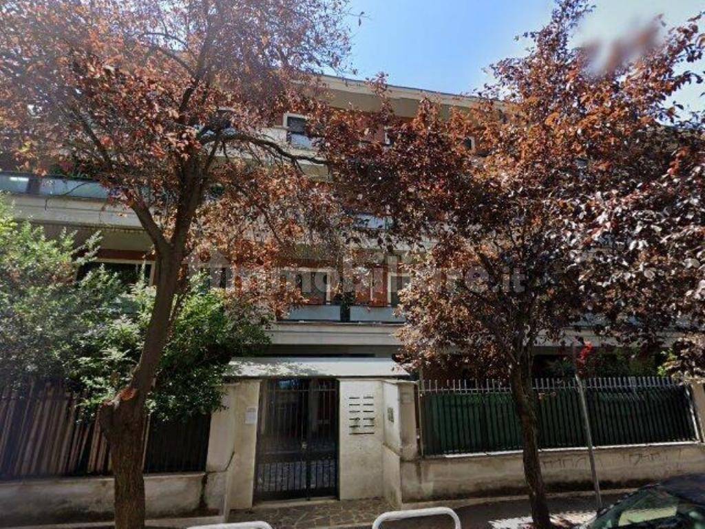 3 bedrooms Apartment in Rome, Italy No. 196962