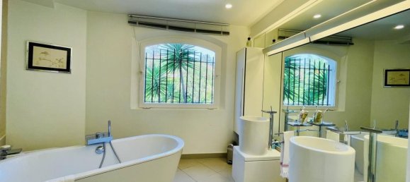 Villa de 4 dormitorios en Mougins, France No. 291880 19