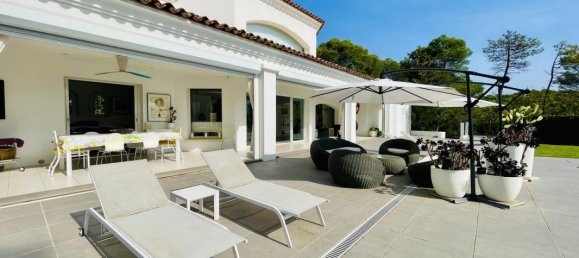 Villa de 4 dormitorios en Mougins, France No. 291880 3