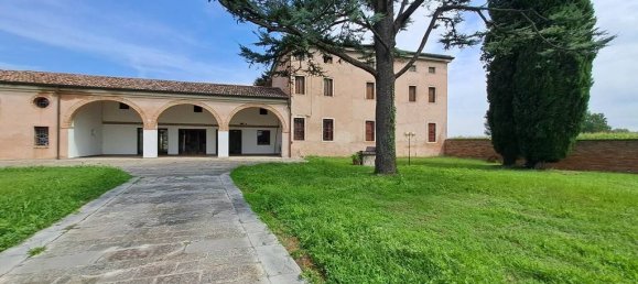 Villa de 4 dormitorios en Vigonovo, Italy No. 162133 3