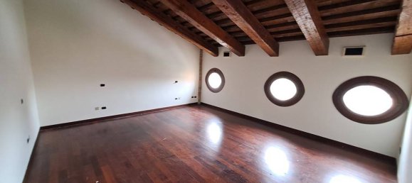 Villa de 4 dormitorios en Vigonovo, Italy No. 162133 18