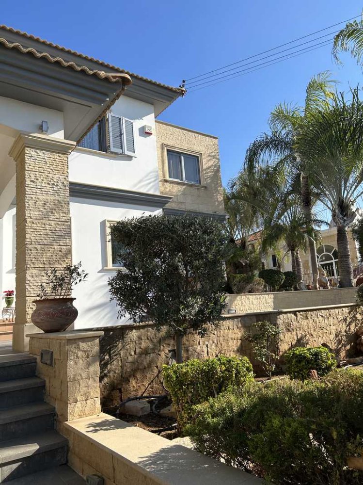 Imóvel comercial T4 em Agios Tychonas, Cyprus N.º 18257