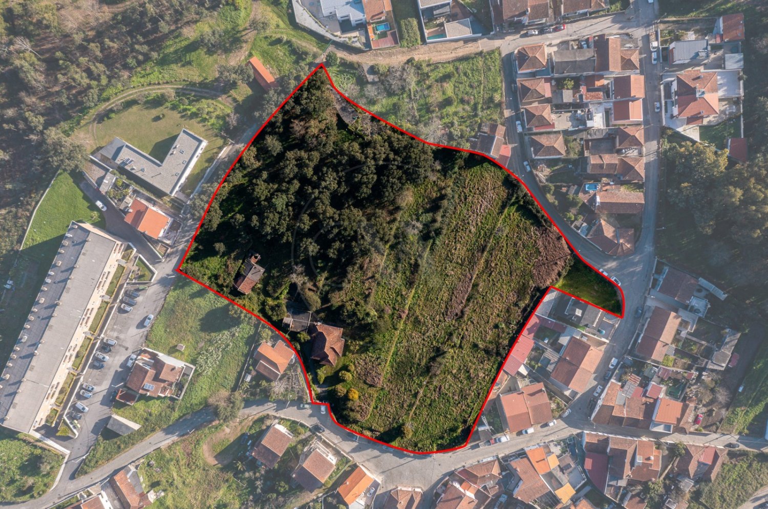 Casa T3 em Fânzeres, Portugal N.º 102952