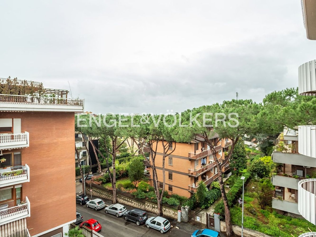 4غرفة شقة في Rome, Italy رقم 198077