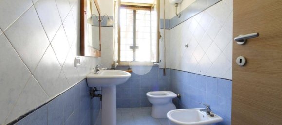 4-salle Appartement à Castel Sant'Elia, Italy No. 300595 11