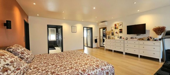 7 bedrooms House in Favrieux, France No. 332325 9