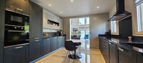 7 bedrooms House in Favrieux, France No. 332325 6