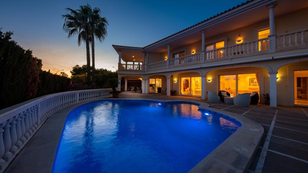 5 غرف نوم فيلا في Nova Santa Ponsa, Spain رقم 259604