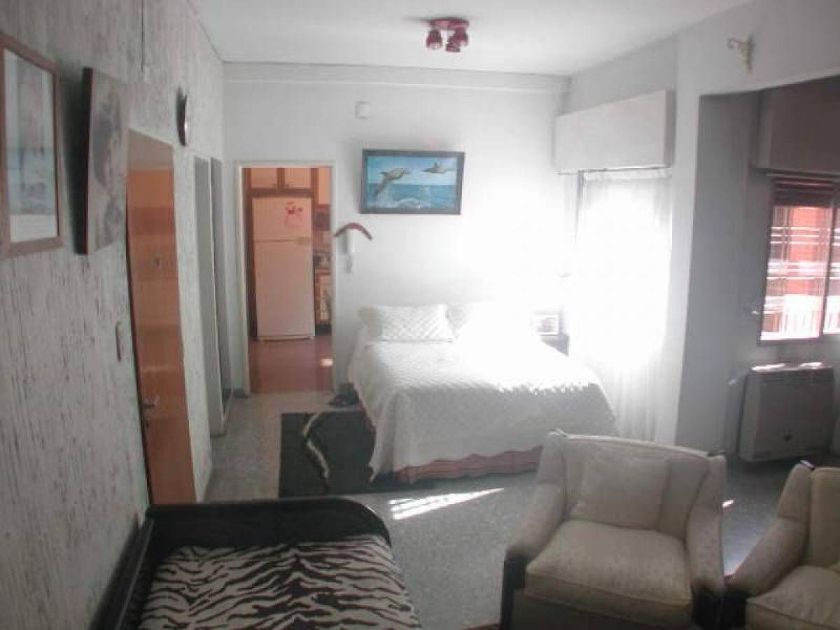 4 Schlafzimmer Haus in Buenos Aires, Argentina, Nr. 70393