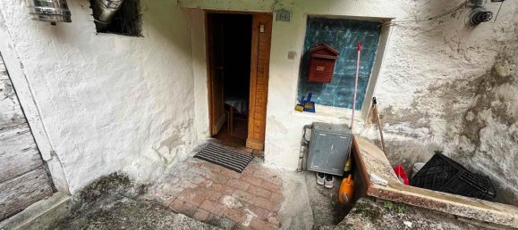 3 rooms Apartment in Sefro, Italy No. 17718 7