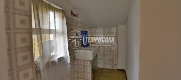 5 rooms Apartment in Serrapetrona, Italy No. 72500 11