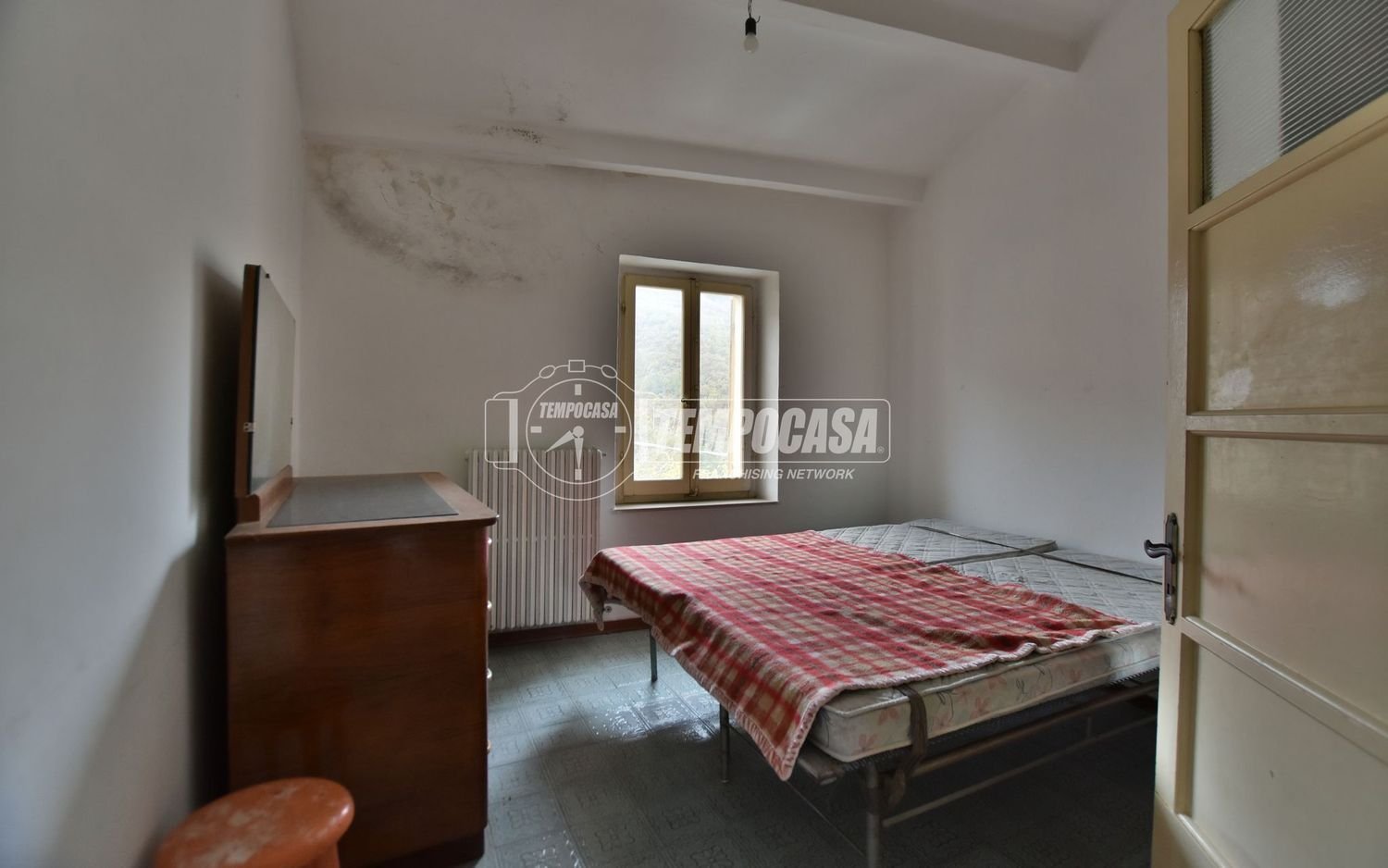 5 rooms Apartment in Serrapetrona, Italy No. 72500