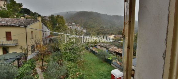 5 rooms Apartment in Serrapetrona, Italy No. 72500 18