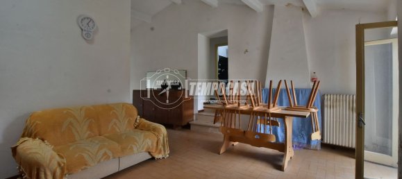 5 rooms Apartment in Serrapetrona, Italy No. 72500 13