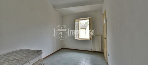 5 rooms Apartment in Serrapetrona, Italy No. 72500 15