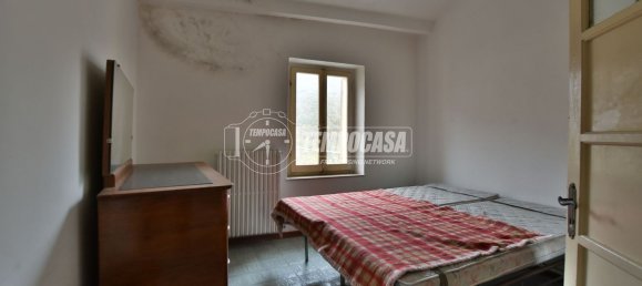 5 rooms Apartment in Serrapetrona, Italy No. 72500 2