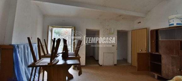 5 rooms Apartment in Serrapetrona, Italy No. 72500 9