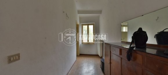 5 rooms Apartment in Serrapetrona, Italy No. 72500 14