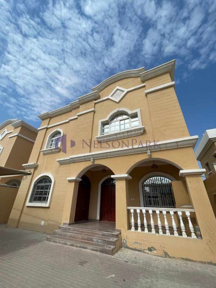 Villa de 6 dormitorios en Doha, Qatar No. 1067