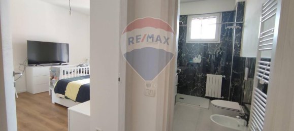 3 rooms Apartment in Villa Guardia, Italy No. 65661 8