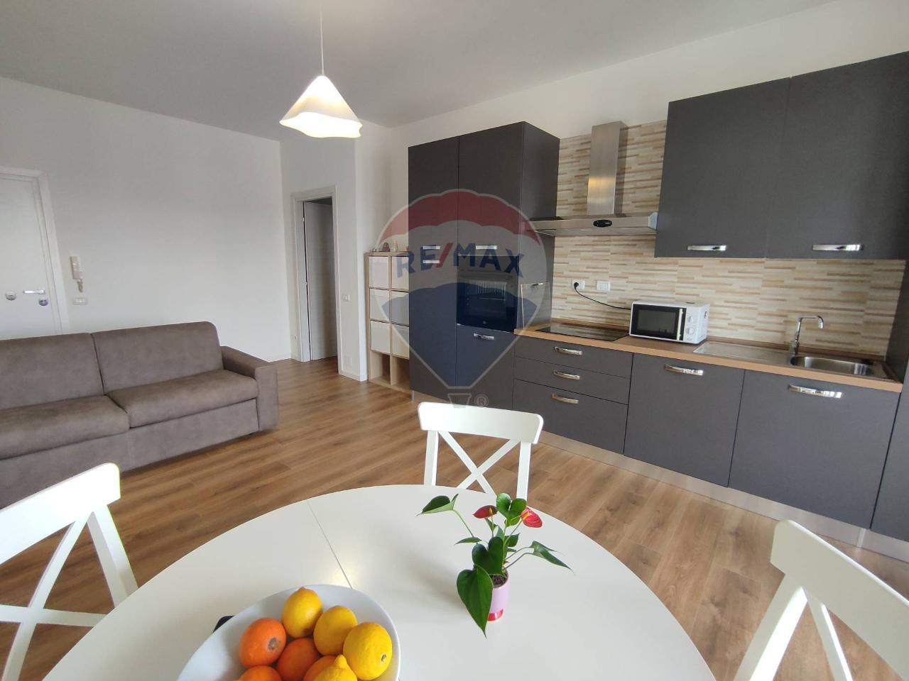 3 rooms Apartment in Villa Guardia, Italy No. 65661